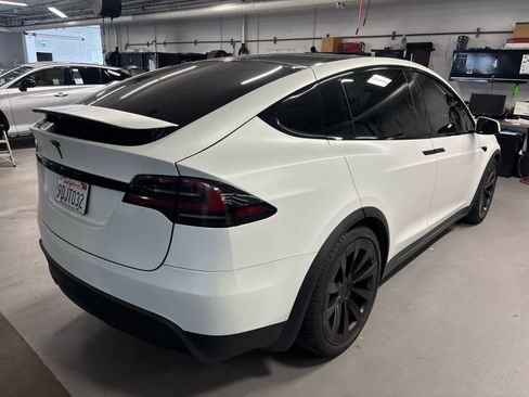 Used 2022 Tesla Model X image 4