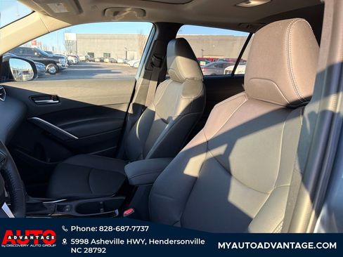 Used 2023 Toyota Corolla Cross XLE w/ Convenience Package image 13