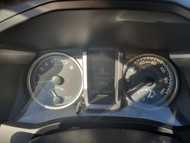 Used 2018 Toyota Tacoma SR5 RWD image 30