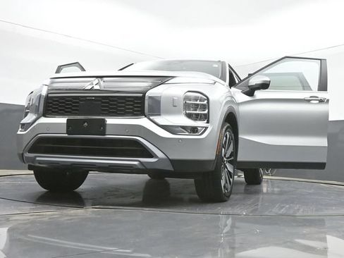 Used 2025 Mitsubishi Outlander SE AWD/4WD image 51