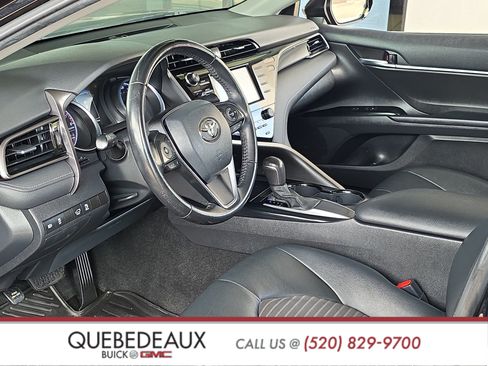 Used 2020 Toyota Camry SE w/ Convenience Package FWD image 10