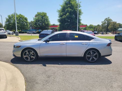 Used 2023 Honda Accord Sport image 6