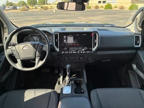 Certified 2025 Nissan Frontier SV AWD/4WD image 12