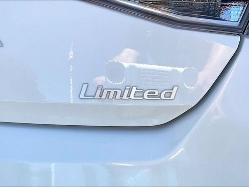 Used 2024 Hyundai Elantra Limited FWD image 20