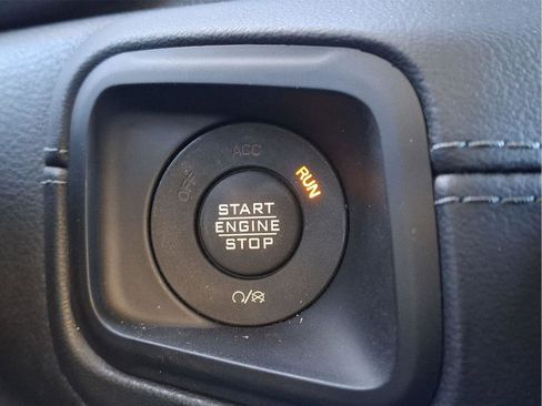 Used 2024 Jeep Wrangler Unlimited Sahara w/ Technology Group image 22