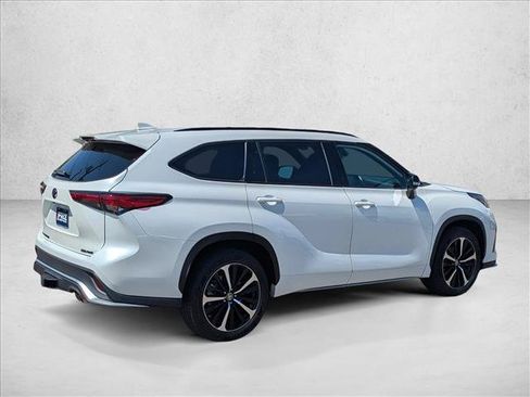 Used 2021 Toyota Highlander XSE AWD/4WD image 5