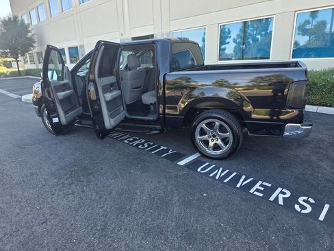 Used 2005 Ford F150 Lariat image 2