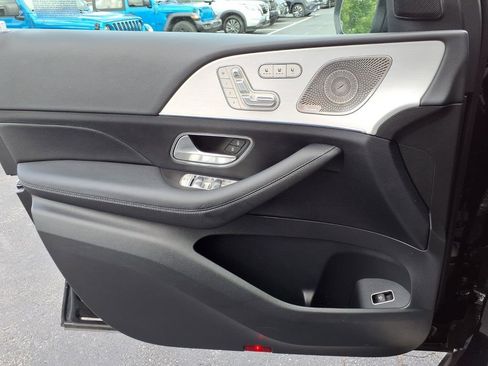 Used 2025 Mercedes-Benz GLS 450 4MATIC image 19