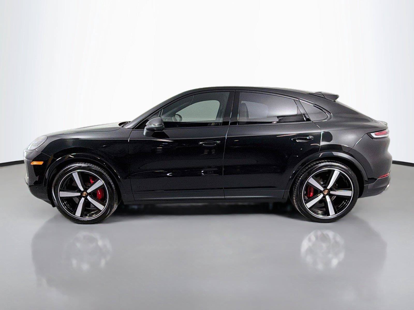 Certified 2025 Porsche Cayenne S AWD/4WD image 2