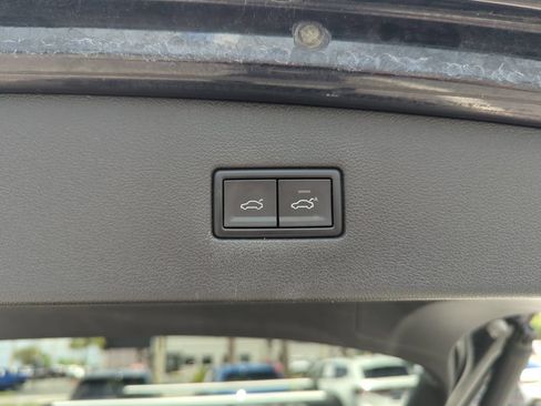 Used 2019 Volkswagen Tiguan SEL Premium AWD/4WD image 21