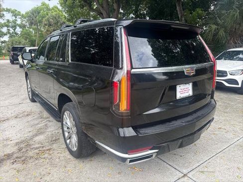 Used 2022 Cadillac Escalade ESV Premium Luxury AWD/4WD image 8