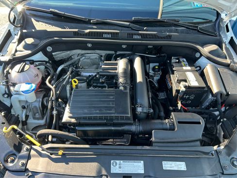 Used 2017 Volkswagen Jetta SE image 5