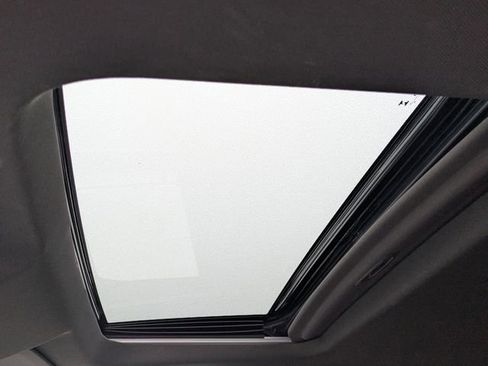 Used 2023 GMC Sierra 1500 SLT w/ SLT Premium Package image 20