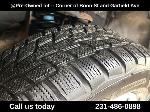 Used 2011 Toyota Tundra 4x4 Double Cab w/ TRD Off-Road Pkg image 11
