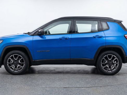 Used 2025 Jeep Compass Trailhawk AWD/4WD image 5