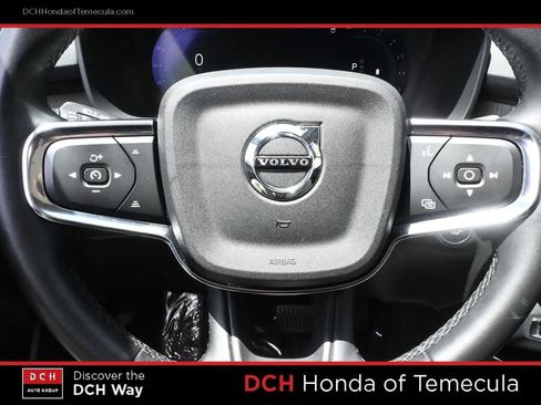Used 2023 Volvo XC40 B5 Plus AWD/4WD image 9