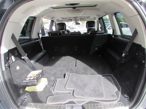 Used 2012 Mercedes-Benz GL 550 4MATIC image 36