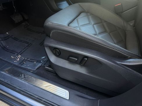 Used 2025 Volkswagen Atlas Cross Sport SE image 23