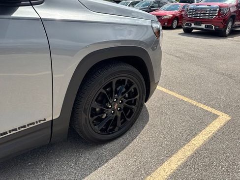 Used 2023 GMC Terrain SLT w/ Tech Package AWD/4WD image 9