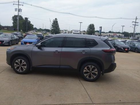 Used 2021 Nissan Rogue SV w/ Premium Package image 9