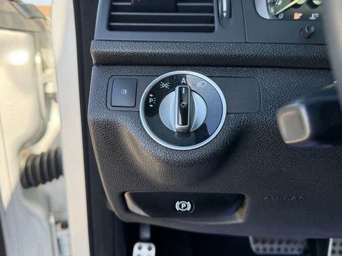 Used 2011 Mercedes-Benz C 300 4MATIC Sedan image 24