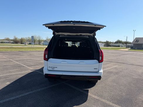 Used 2025 Ford Expedition Max Platinum w/ Stealth Appearance Package AWD/4WD image 5