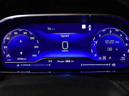 Used 2022 Chevrolet Tahoe High Country image 16