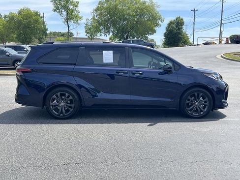 Certified 2026 Toyota Sienna XSE image 5