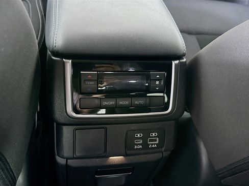 Used 2025 Subaru Ascent Premium image 25