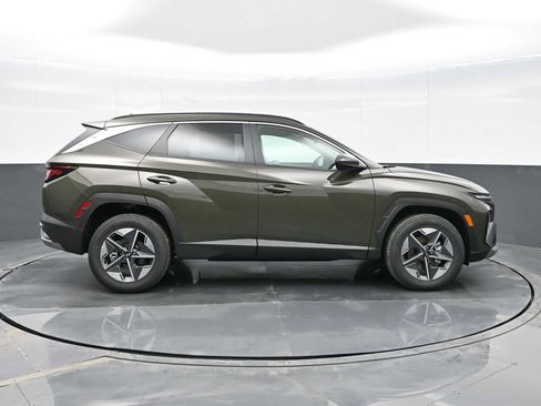 Certified 2025 Hyundai Tucson SEL image 9