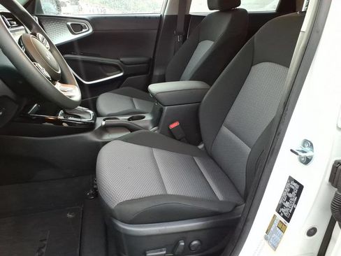 Certified 2025 Kia Soul S FWD image 14