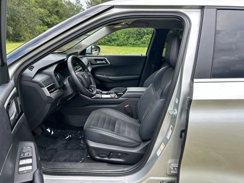 Used 2025 Mitsubishi Outlander SE AWD/4WD image 15