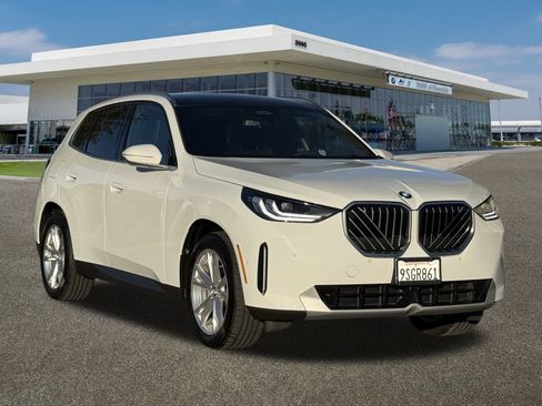 Used 2025 BMW X3 xDrive30i w/ Convenience Package image 2