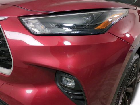 Used 2022 Toyota Highlander XLE image 10