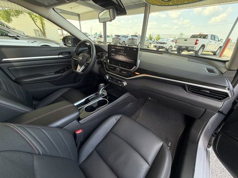 Used 2025 Nissan Altima 2.5 SR w/ SR Premium Package FWD image 26