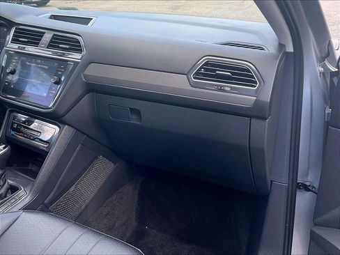 Used 2023 Volkswagen Tiguan SE AWD/4WD image 13