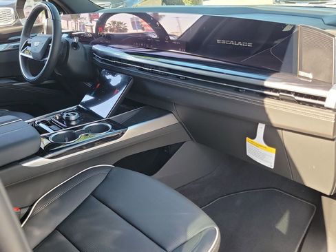 Used 2026 Cadillac Escalade Sport image 28