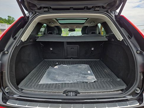 Certified 2023 Volvo XC60 B5 Plus w/ Climate Package AWD/4WD image 29