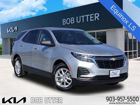 Used 2022 Chevrolet Equinox LS w/ LS Convenience Package FWD image 1