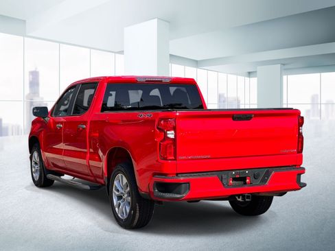 Used 2020 Chevrolet Silverado 1500 Custom w/ Custom Value Package AWD/4WD image 3