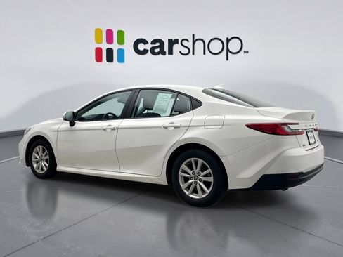 Used 2025 Toyota Camry LE FWD image 3