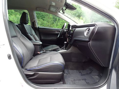 Used 2019 Toyota Corolla SE FWD image 30
