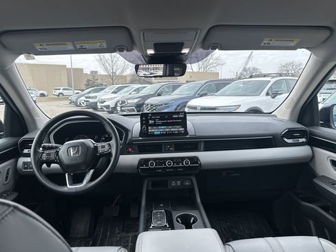 Certified 2025 Honda Pilot EX-L image 18