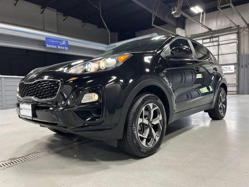 Used 2022 Kia Sportage LX AWD/4WD image 3