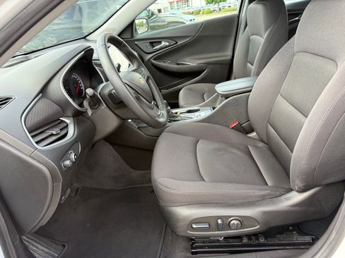 Used 2024 Chevrolet Malibu LT w/ Sport Edition FWD image 17