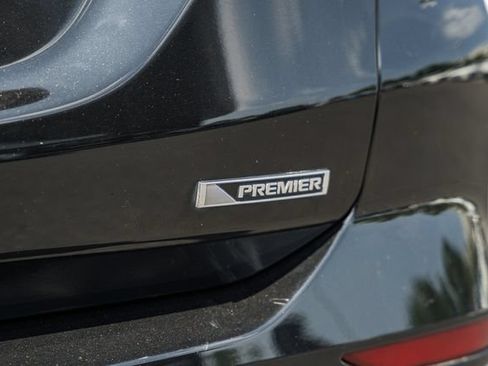 Used 2018 Chevrolet Equinox Premier FWD image 8