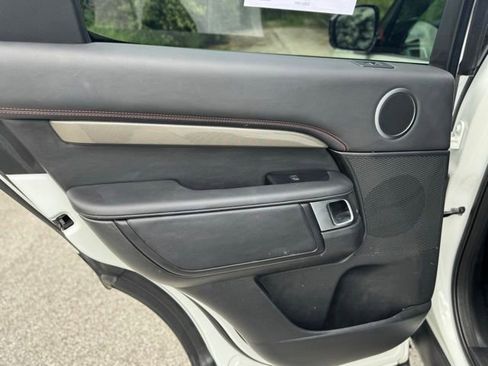 Used 2019 Land Rover Discovery HSE Luxury AWD/4WD image 11