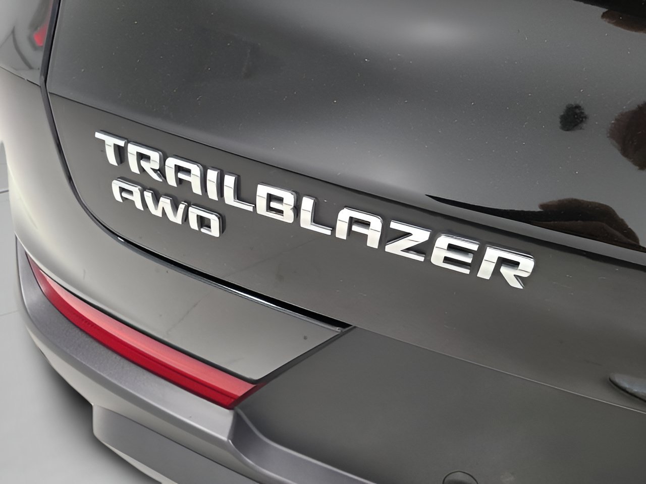 Used 2024 Chevrolet TrailBlazer LS w/ LS Convenience Package AWD/4WD image 8