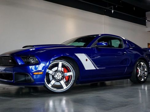 Used 2013 Ford Mustang GT Premium w/ Electronics Pkg RWD image 1