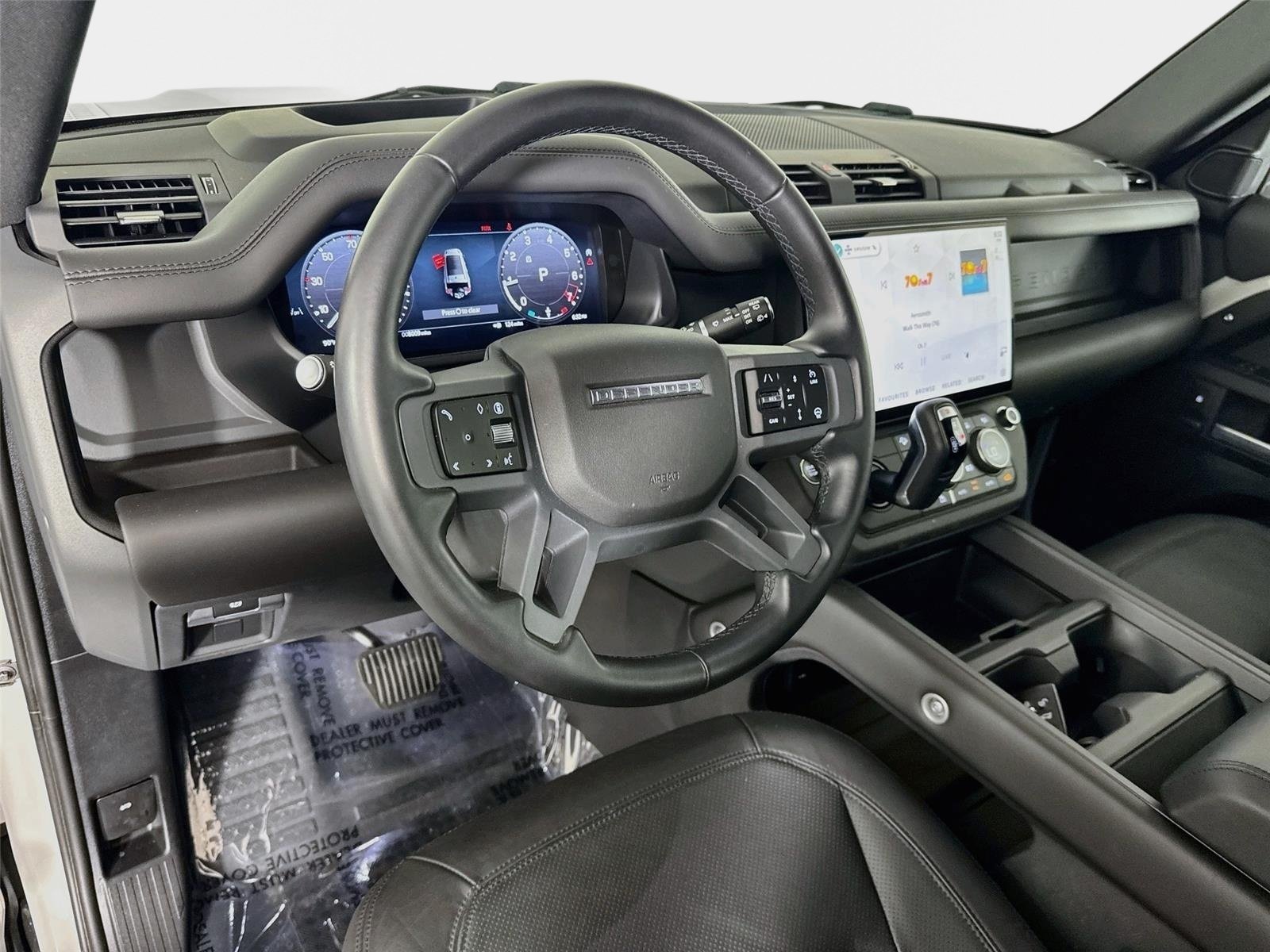 Used 2026 Land Rover Defender 130 X-Dynamic SE AWD/4WD image 9